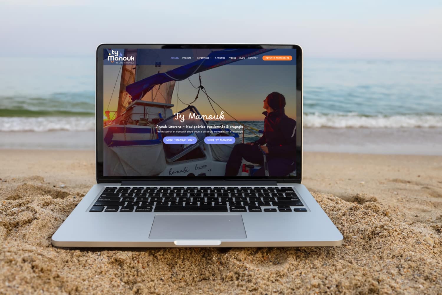 site-internet-Ty-Manouk-navigatrice-Anouk-Laurens-portfolio-glaz-studio Isabelle Le Gorju logo GLAZ Studio